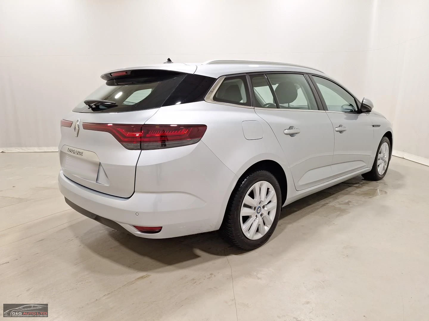 Renault Megane  E-TECH/160HP/CAM/NAVI/WINTER/DC/309v - изображение 5