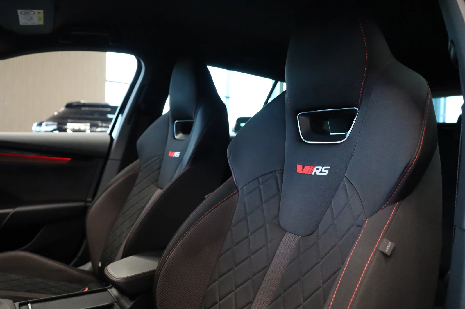 Skoda Octavia VRS* 4X4* OLED LIGHTS* CANTON* CARBON*  | Mobile.bg � ����������� 12