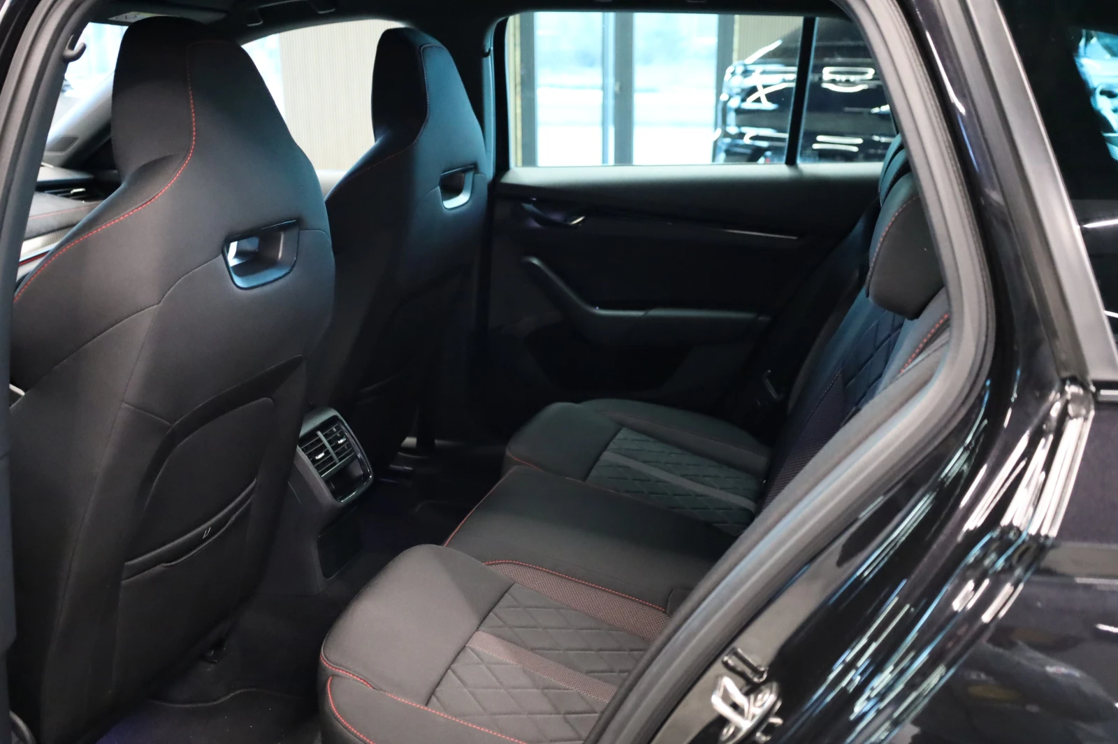 Skoda Octavia VRS* 4X4* OLED LIGHTS* CANTON* CARBON*  | Mobile.bg � ����������� 16