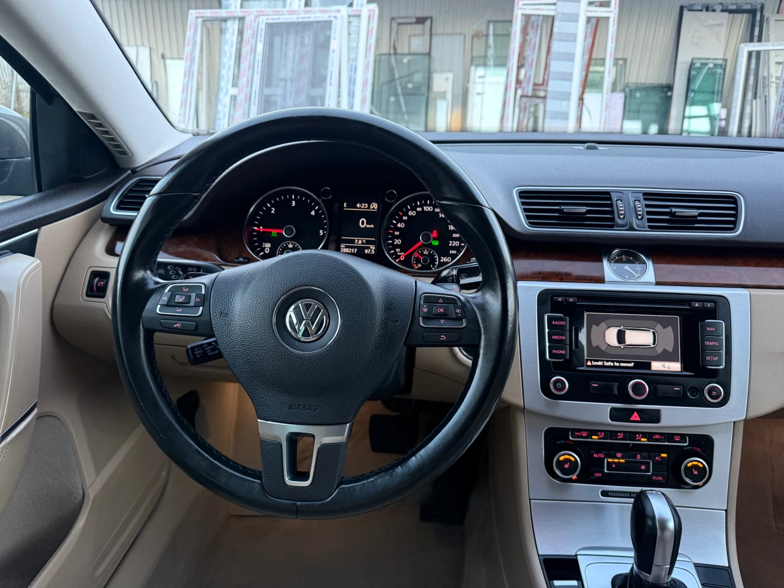 VW Passat 2.0 TDI DSG  - изображение 9