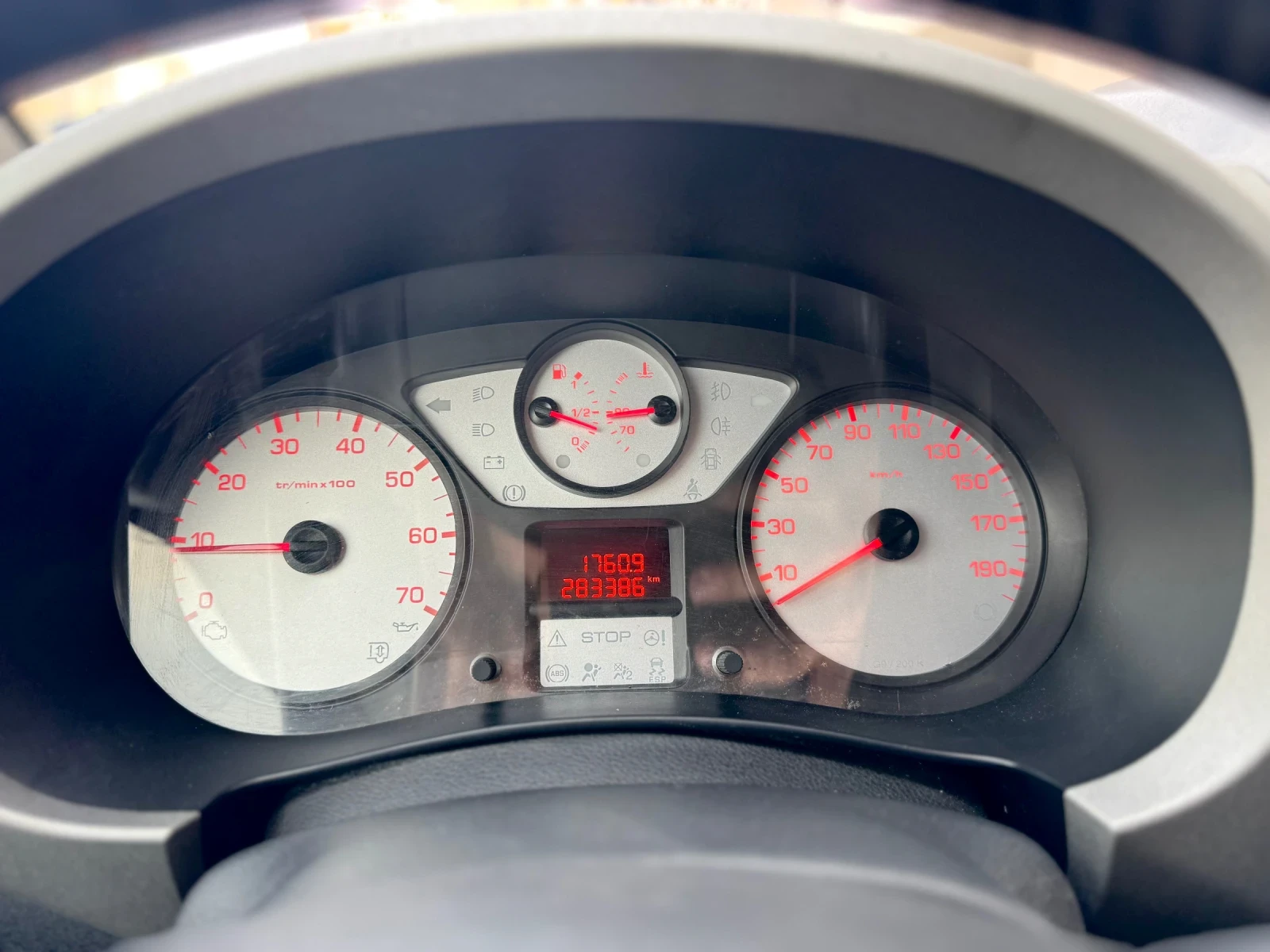 Peugeot Partner  TEPEE 1.6 HDI , снимка 15 - Автомобили и джипове - 53869943