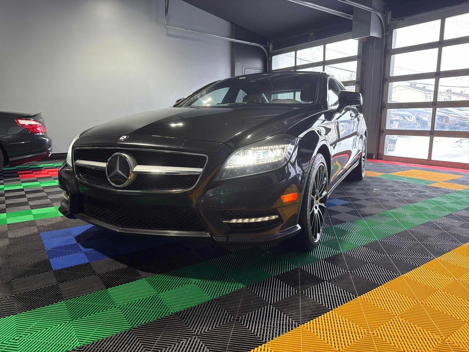 Mercedes-Benz CLS 550 4MATIC С РЕГИСТРАЦИЯ & АВТО КРЕДИТ  | Auto.bg — изображение 1