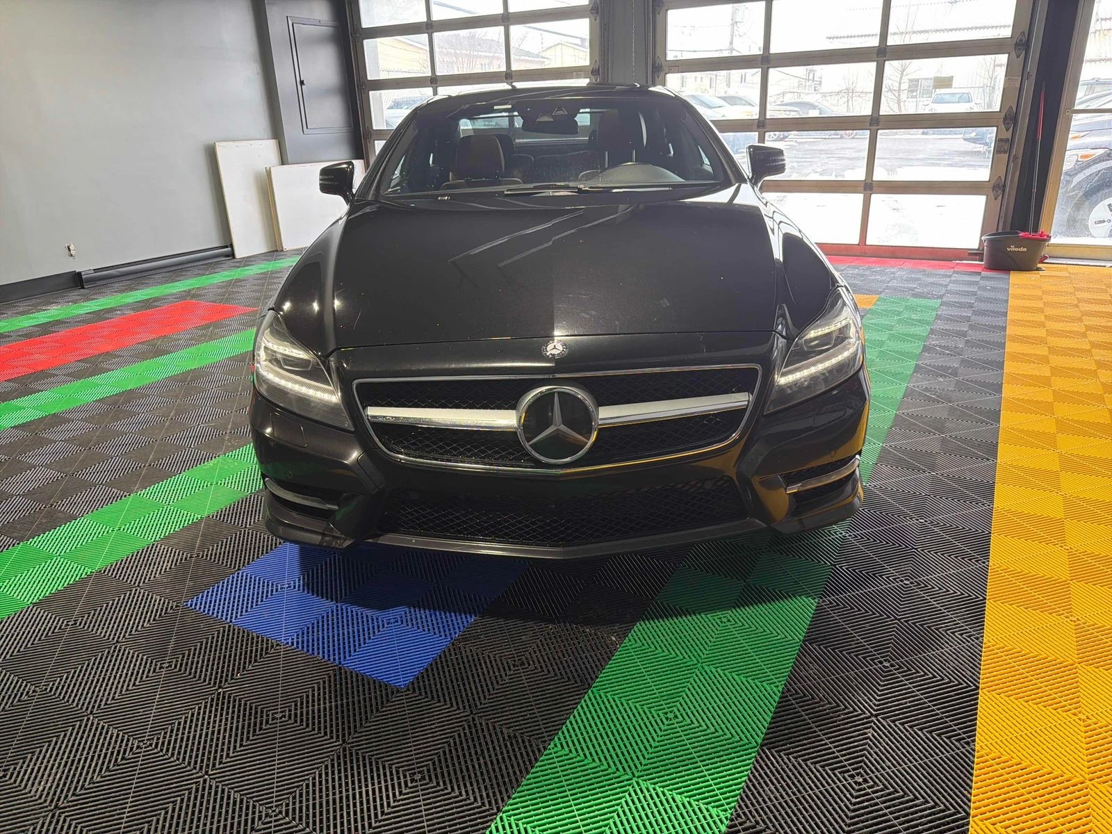 Mercedes-Benz CLS 550 4MATIC С РЕГИСТРАЦИЯ & АВТО КРЕДИТ , снимка 3 - Автомобили и джипове - 53905231