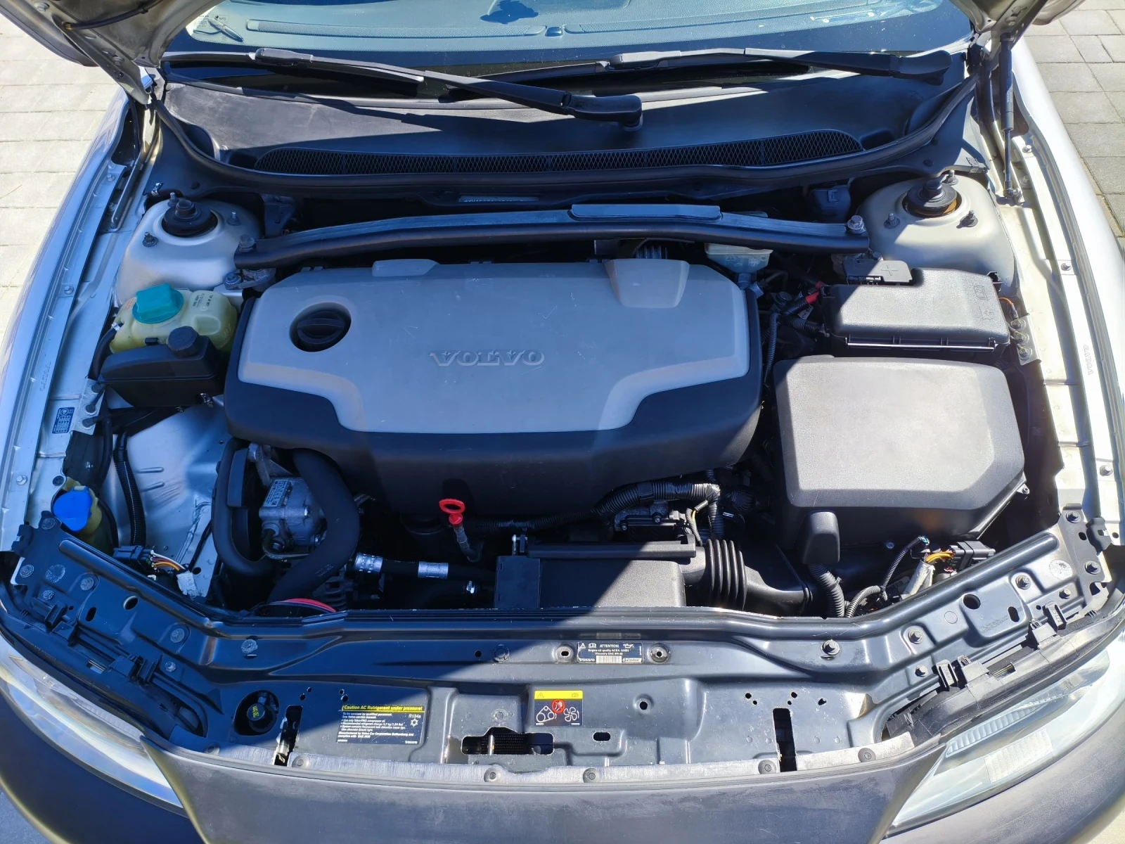 Volvo Xc70 D5 AWD, снимка 10 - Автомобили и джипове - 54141739