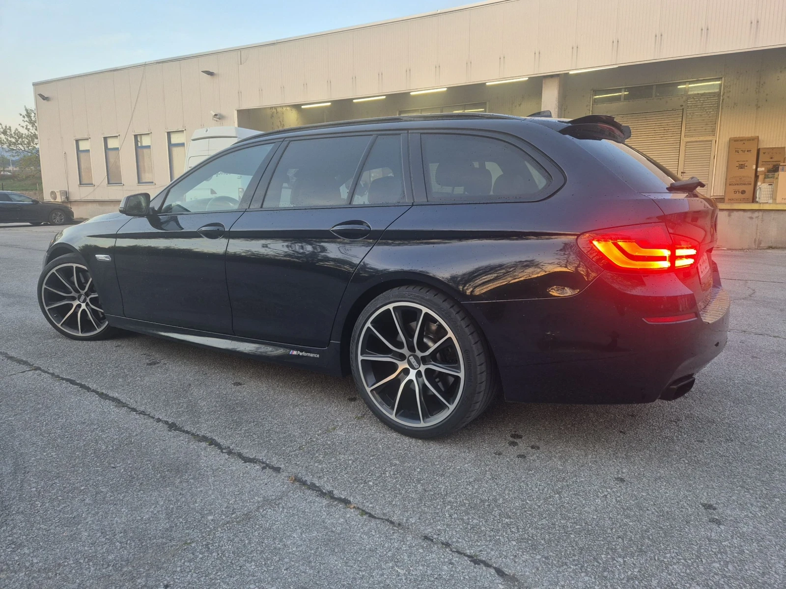 BMW 550 M550 XDRIVE, снимка 3 - Автомобили и джипове - 54197126