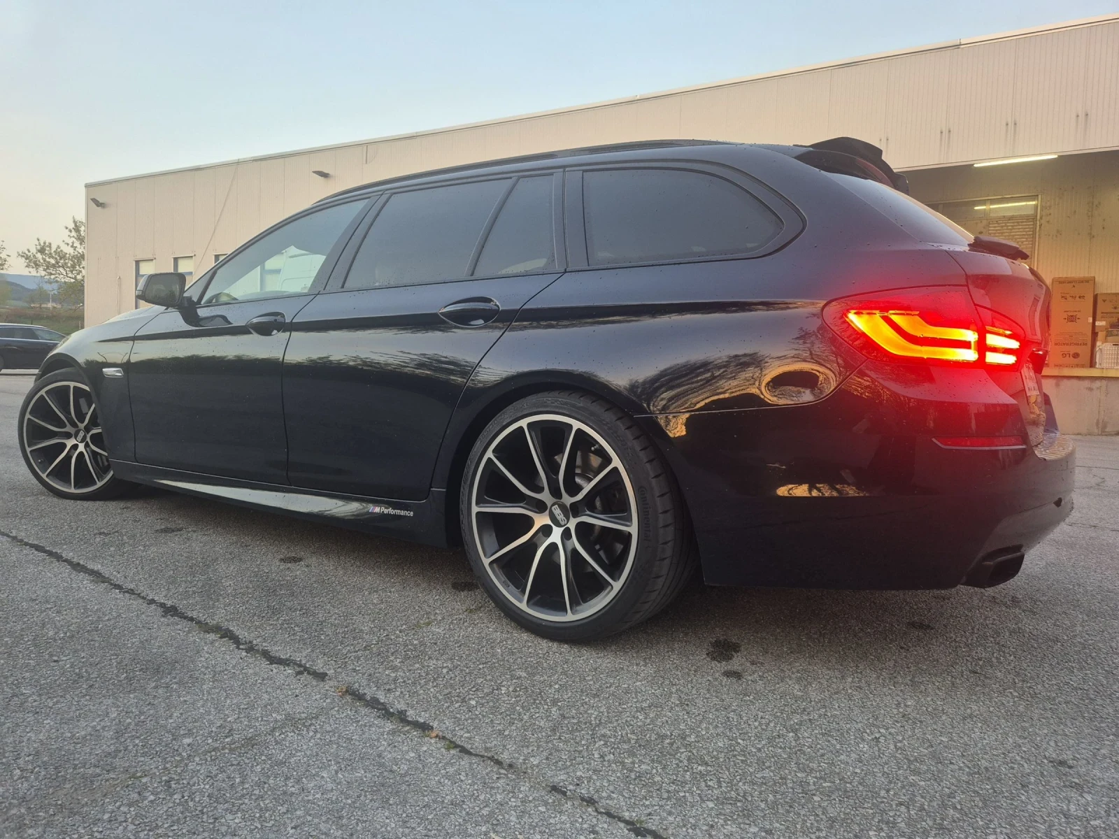 BMW 550 M550 XDRIVE, снимка 16 - Автомобили и джипове - 54197126