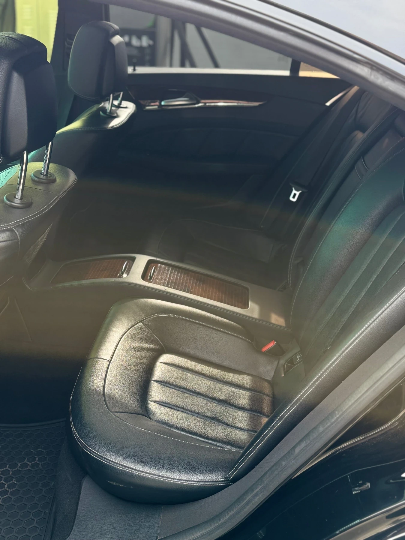 Mercedes-Benz CLS 550, снимка 10 - Автомобили и джипове - 54209472