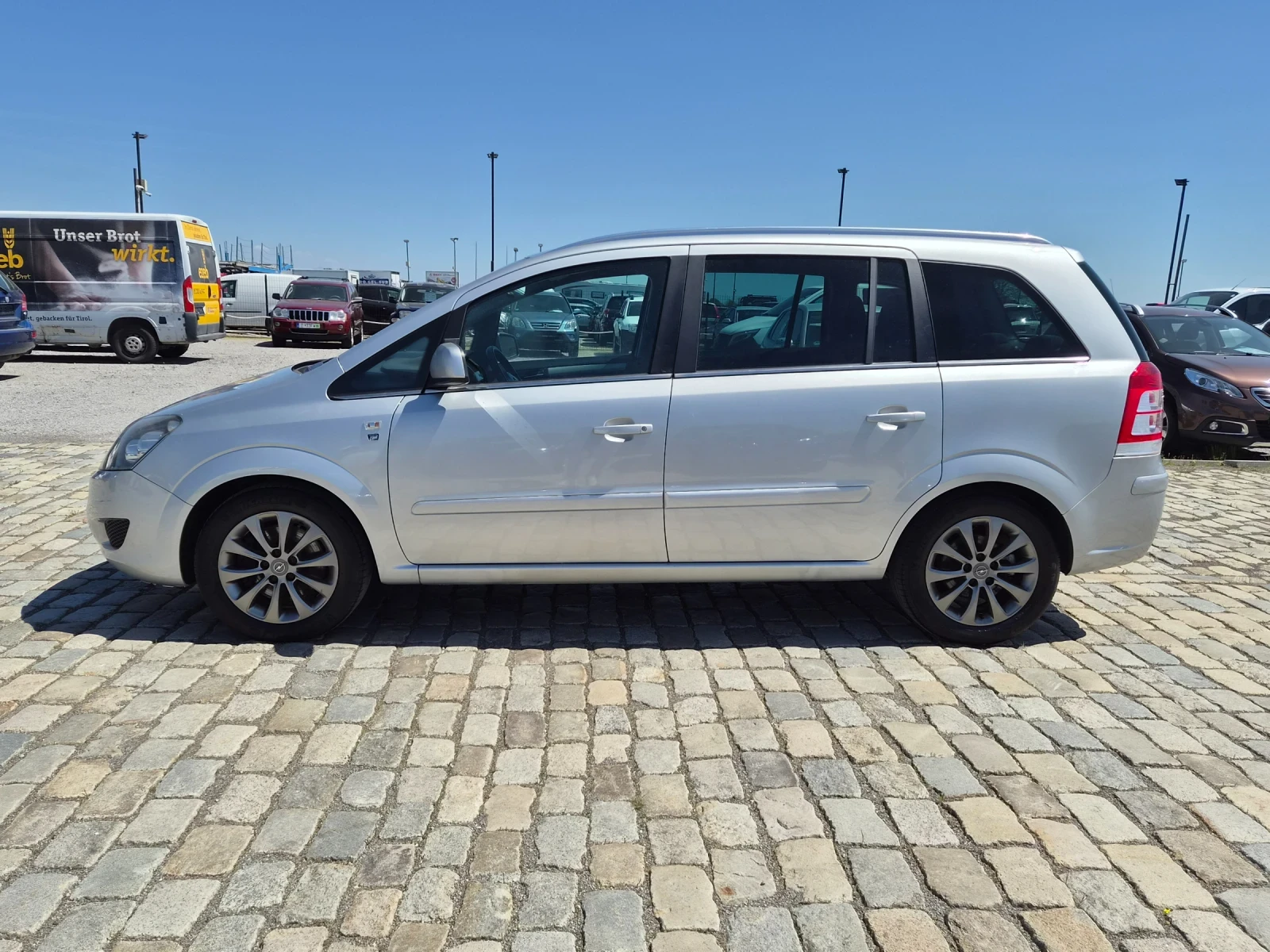 Opel Zafira 1.7D 110кс 6+ 1 места ЕВРО 4, снимка 4 - Автомобили и джипове - 54333519