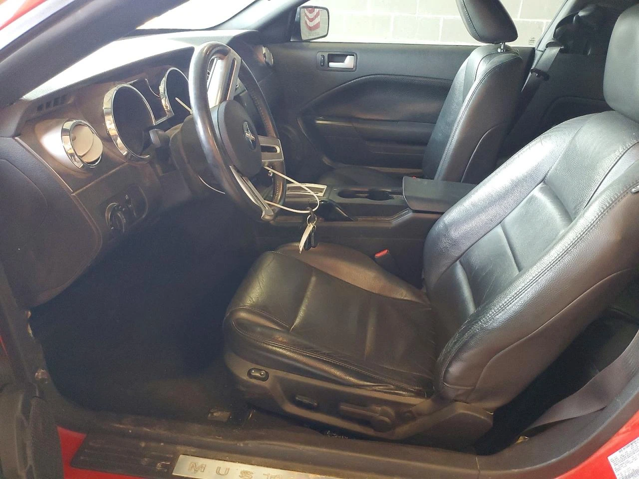 Ford Mustang 4.0l Cpe Deluxe, снимка 7 - Автомобили и джипове - 54351430