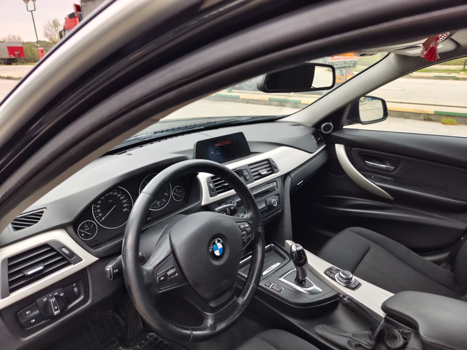 BMW 318 F31, снимка 3 - Автомобили и джипове - 54688852