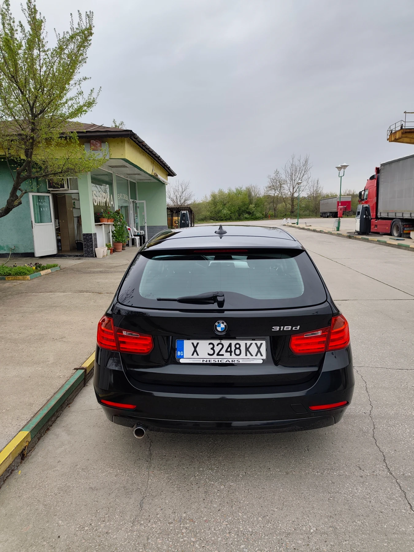 BMW 318 F31, снимка 4 - Автомобили и джипове - 54688852