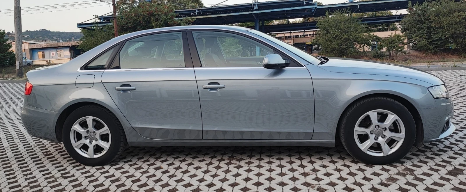 Audi A4 1.8 TFSI, снимка 5 - Автомобили и джипове - 54802007