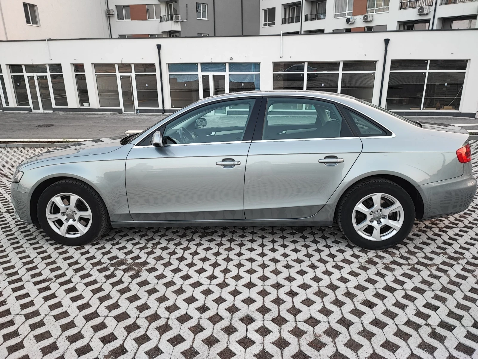 Audi A4 1.8 TFSI, снимка 3 - Автомобили и джипове - 54802007