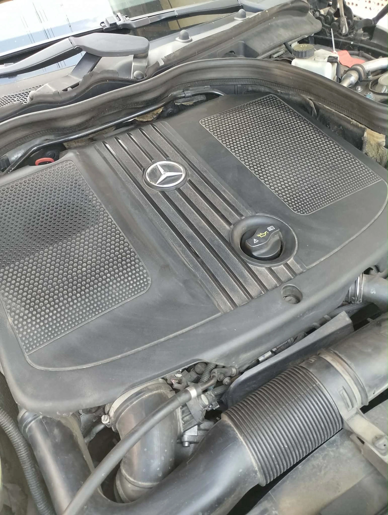 Mercedes-Benz E 220 BlueEFFICIENCY, снимка 5 - Автомобили и джипове - 54990518