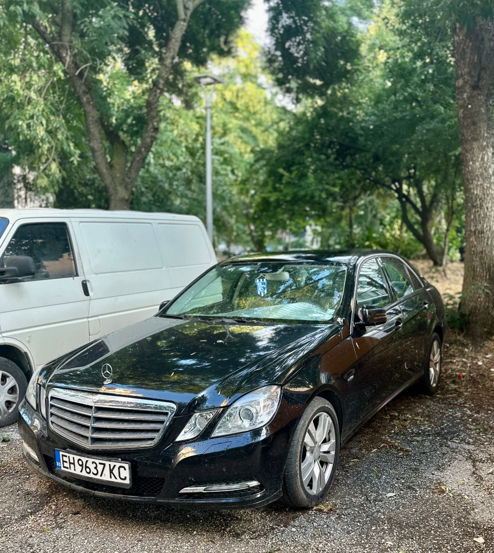 Mercedes-Benz E 220 BlueEFFICIENCY, снимка 3 - Автомобили и джипове - 54990518