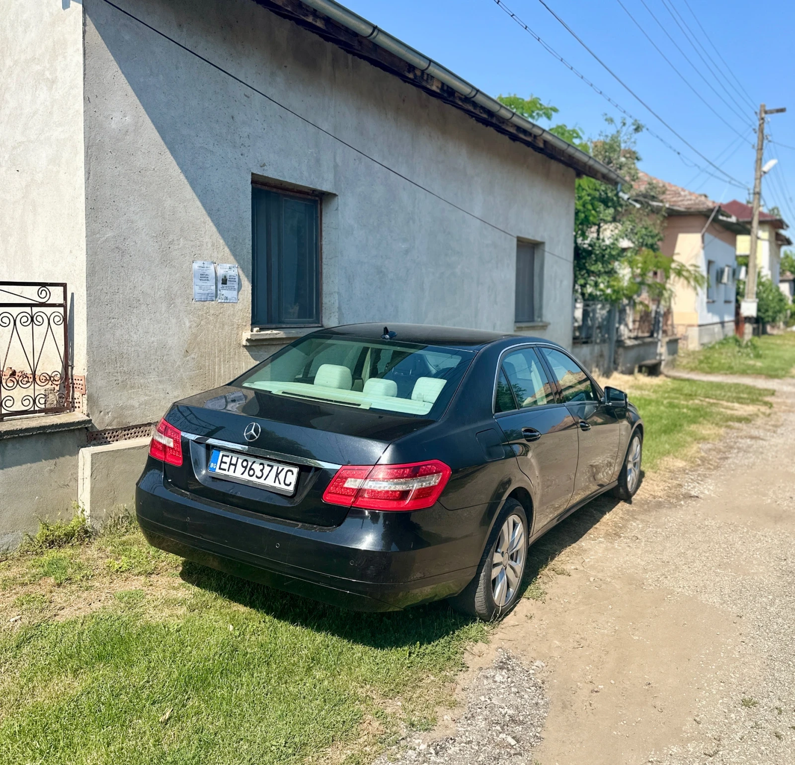 Mercedes-Benz E 220 BlueEFFICIENCY, снимка 2 - Автомобили и джипове - 54990518