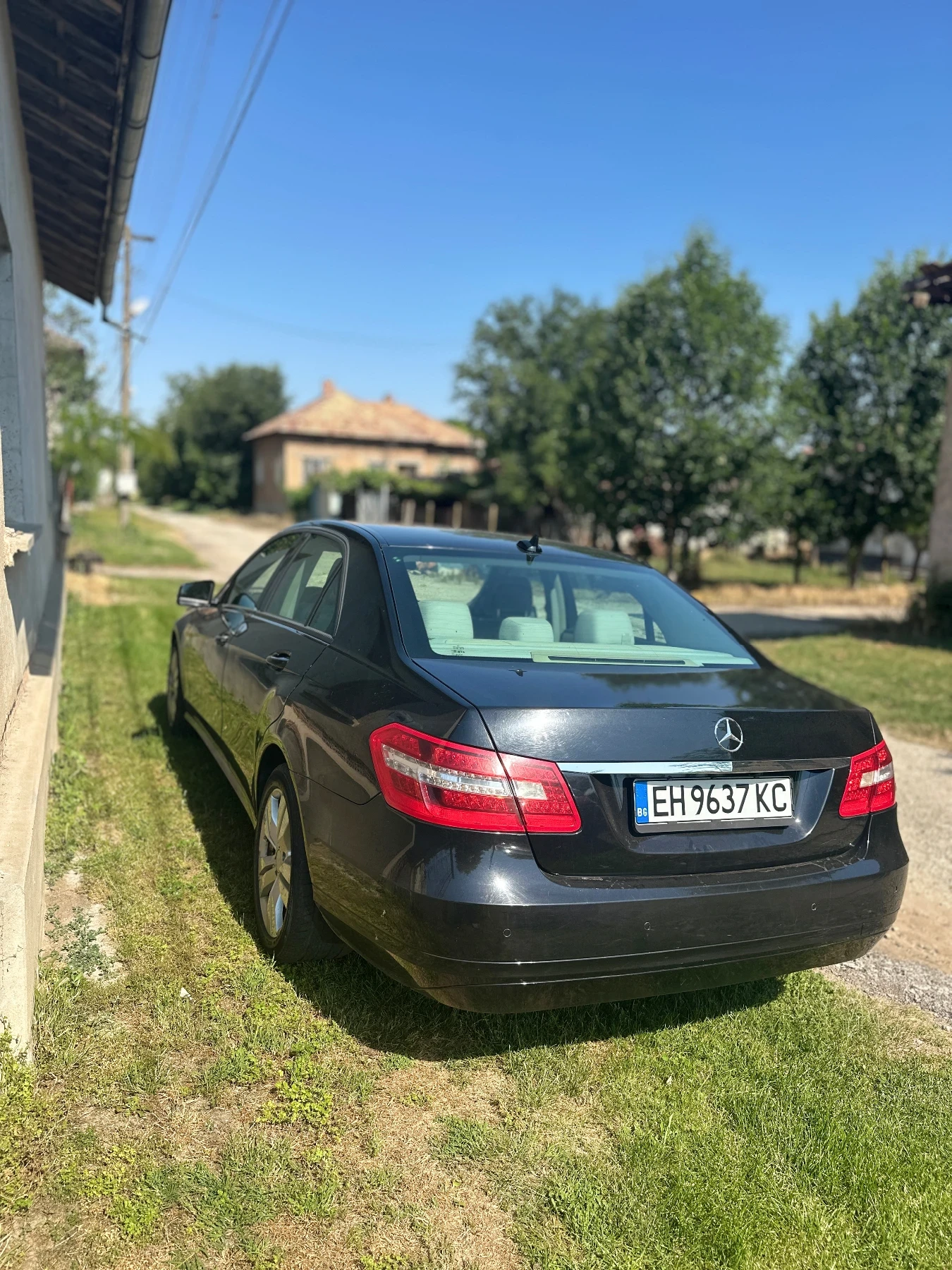 Mercedes-Benz E 220 BlueEFFICIENCY, снимка 3 - Автомобили и джипове - 54990518