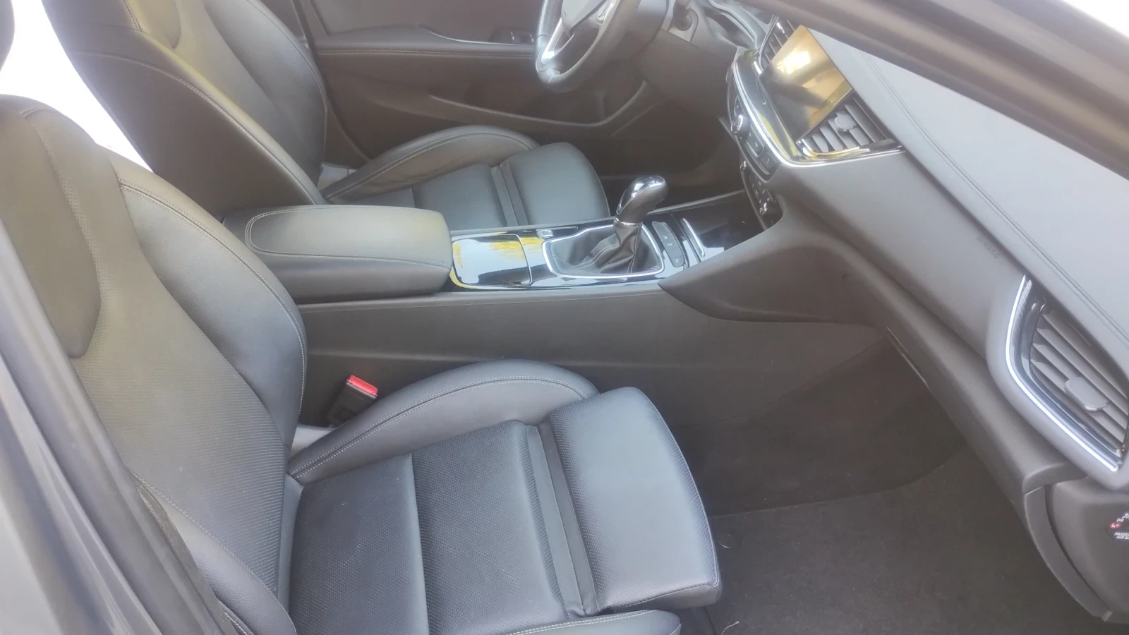 Opel Insignia Sports Tourer 1, 6 , 136 , снимка 8 - Автомобили и джипове - 55256591