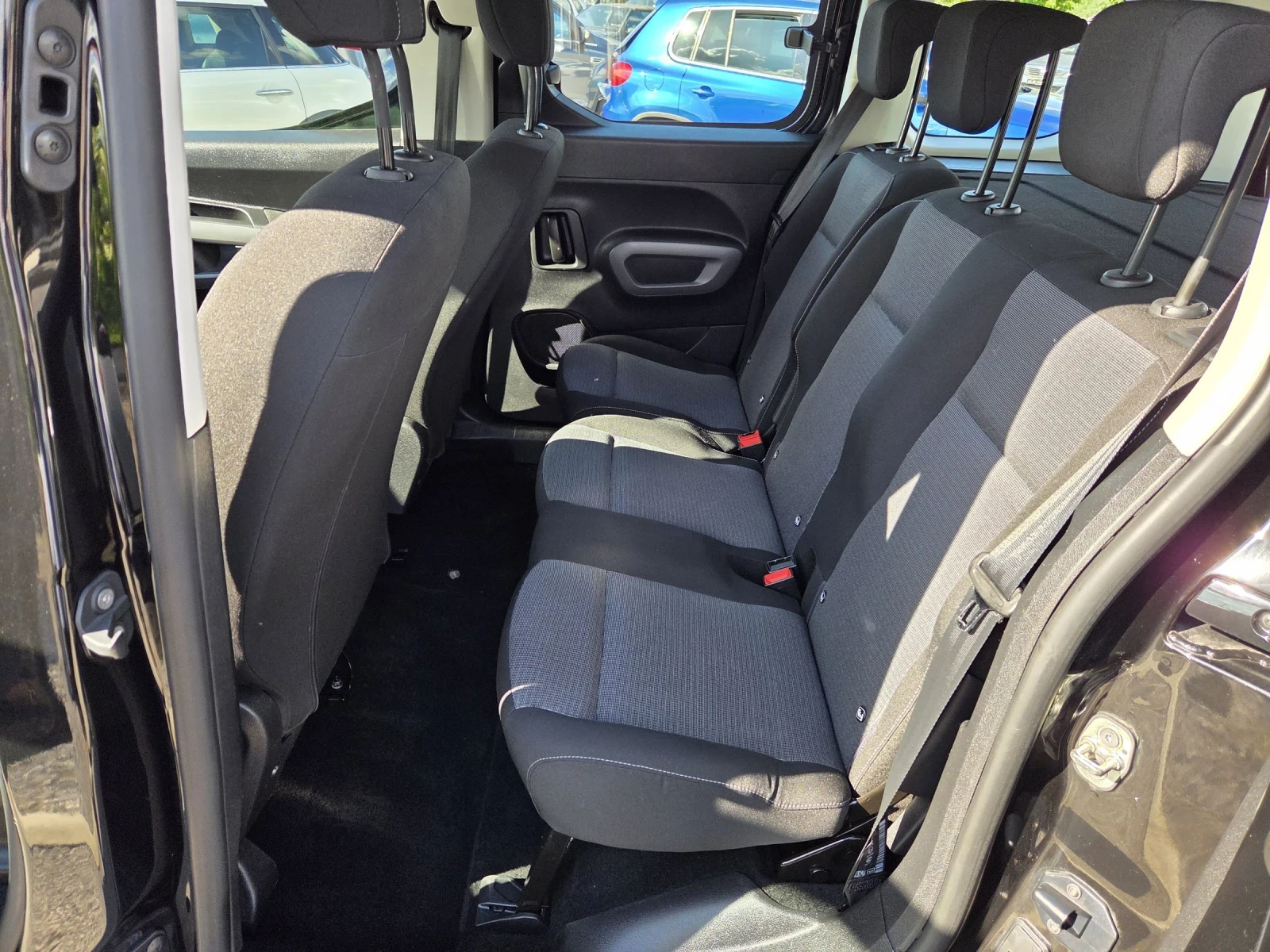 Toyota Proace City, снимка 12 - Автомобили и джипове - 55400716