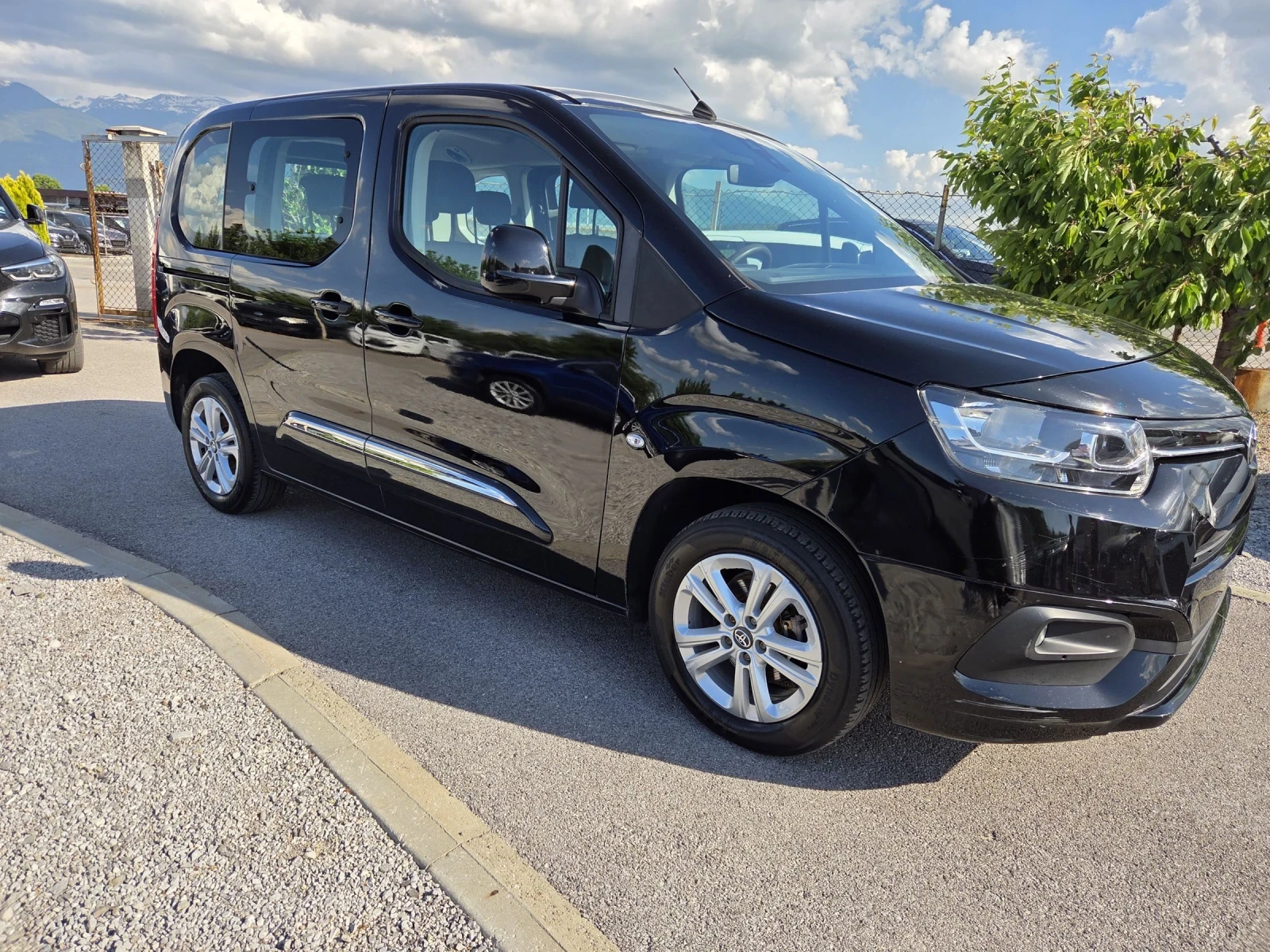Toyota Proace City, снимка 3 - Автомобили и джипове - 55400716