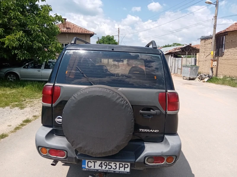 Nissan Terrano 2.7, снимка 2 - Автомобили и джипове - 47809162