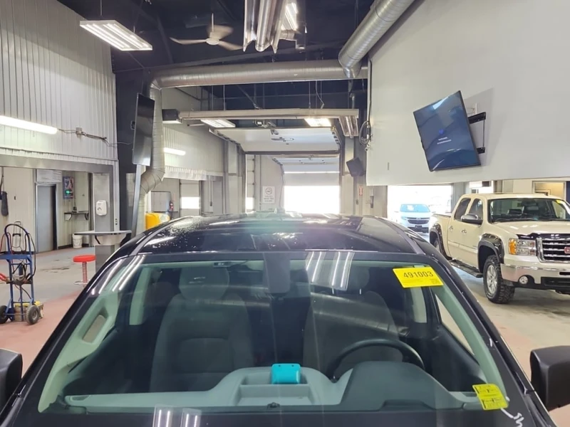 Chevrolet Colorado * 2WD WORK TRUCK CREW CAB SHORT BED * CARFAX * БЕЗ, снимка 15 - Автомобили и джипове - 52700193