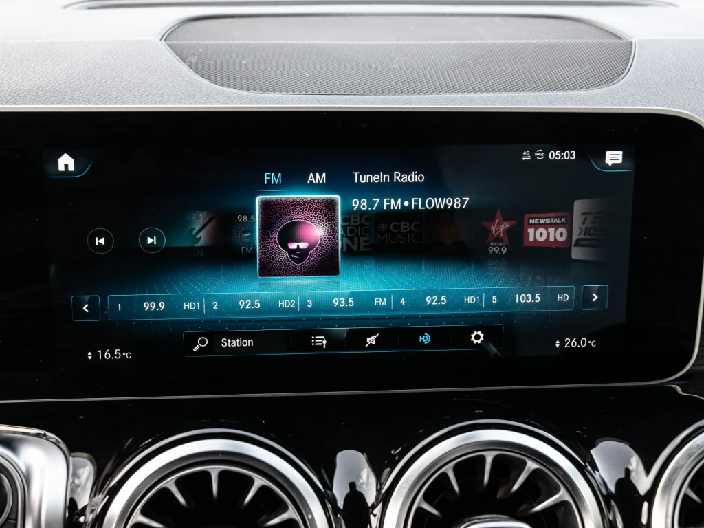 Mercedes-Benz GLB AMG PKG| PANOROOF| HEATED SEATS| APPLE CAR PLAY|  - изображение 8