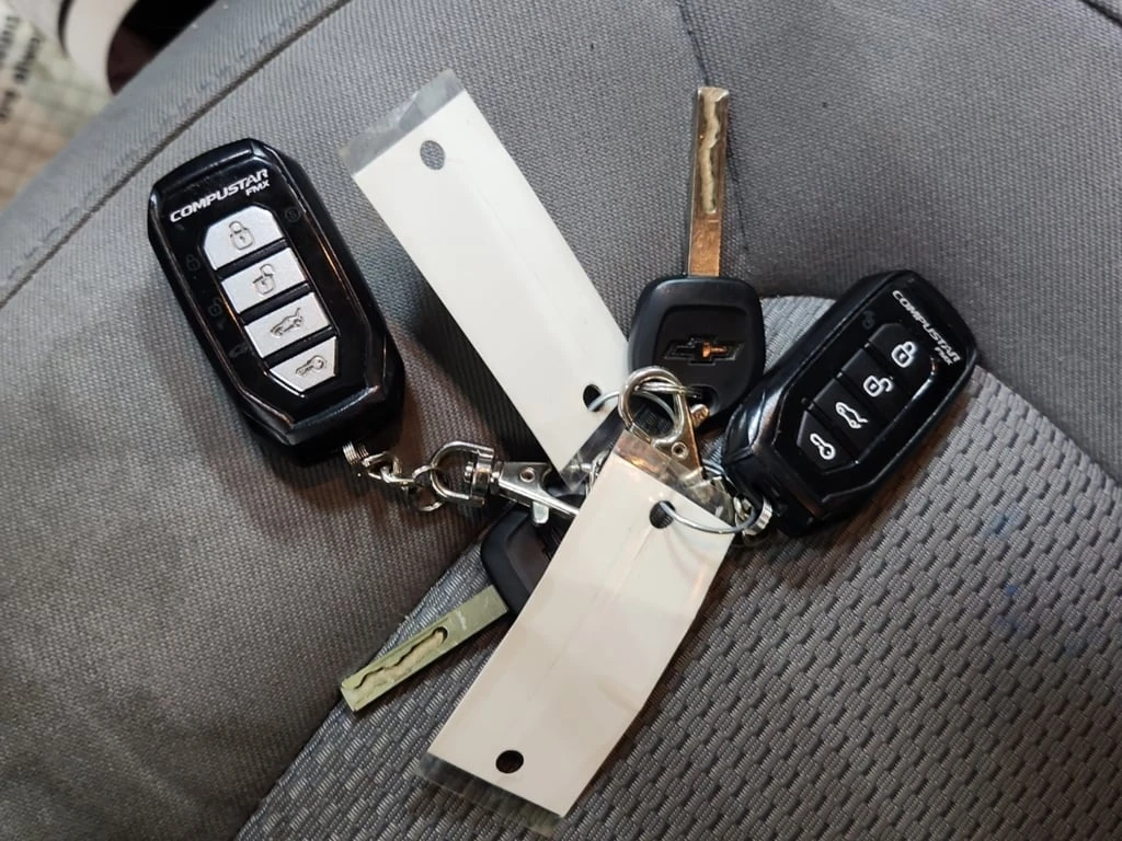 Chevrolet Colorado * 2WD WORK TRUCK CREW CAB SHORT BED * CARFAX * БЕЗ - изображение 7