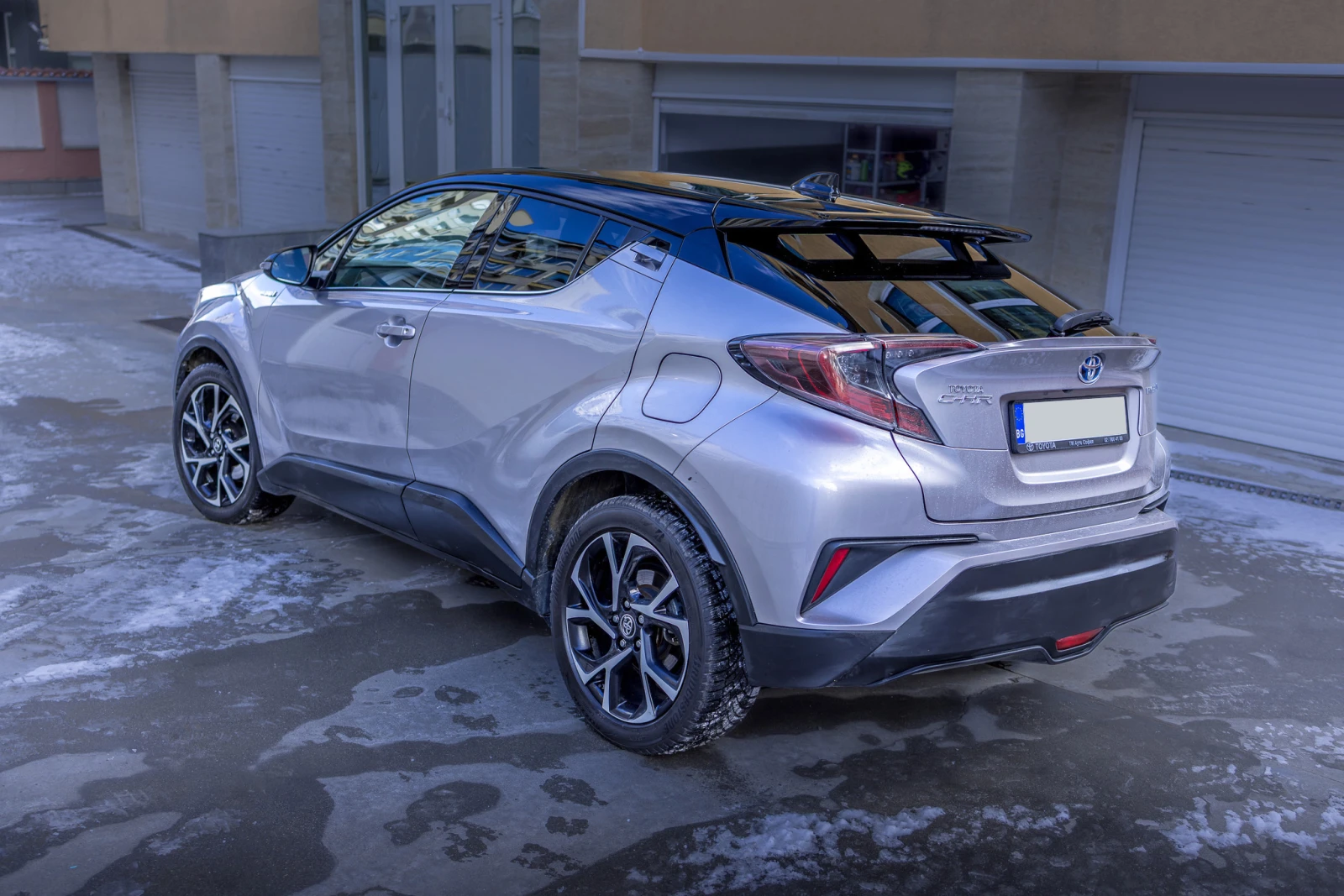 Toyota C-HR Hybrid / 1.8 Hybrid / Lounge - изображение 4