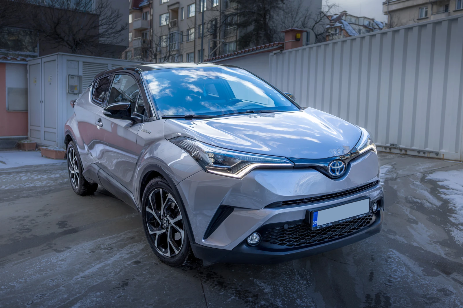 Toyota C-HR Hybrid / 1.8 Hybrid / Lounge - изображение 2