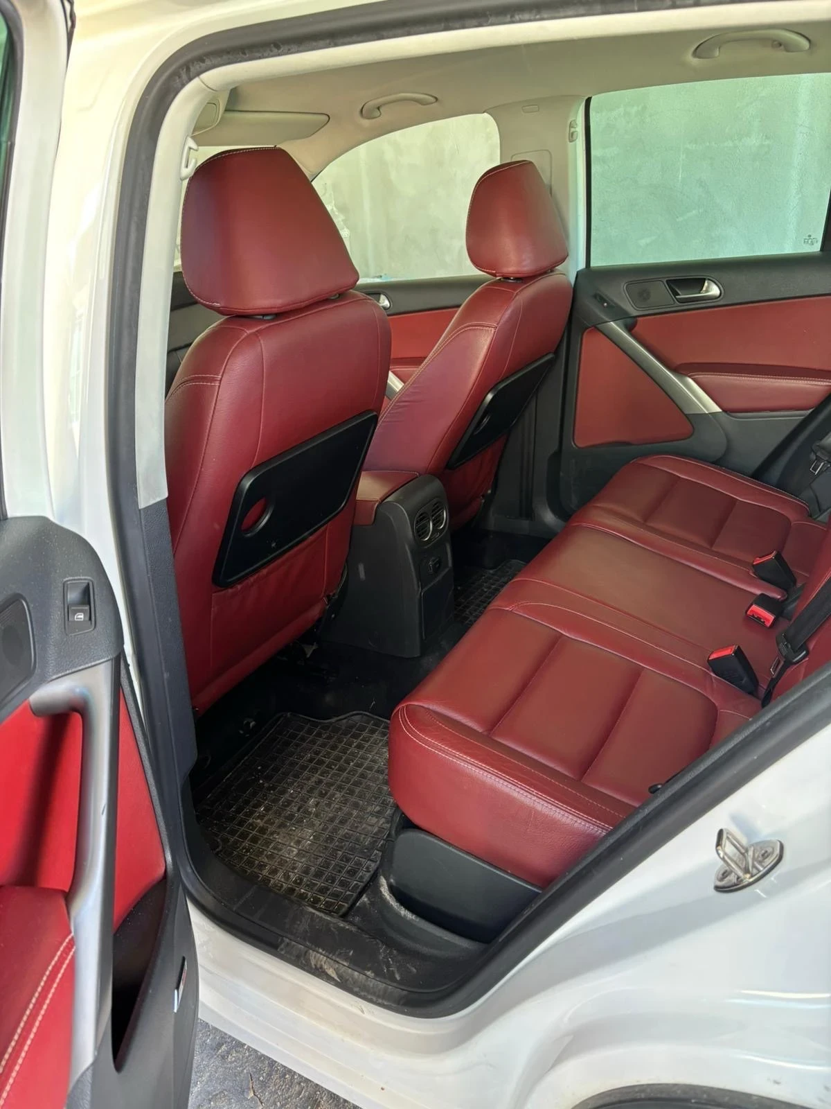 VW Tiguan, снимка 8 - Автомобили и джипове - 53813281