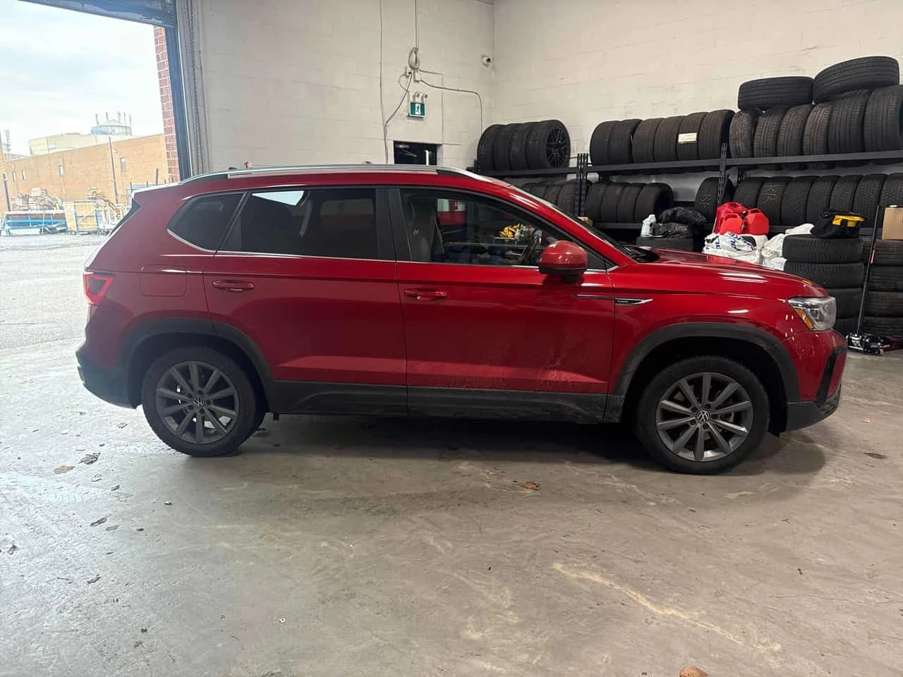 VW Taos * Highline * КАМЕРА* ПОДГРЕВ* ПАНОРАМА* , снимка 4 - Автомобили и джипове - 54253675