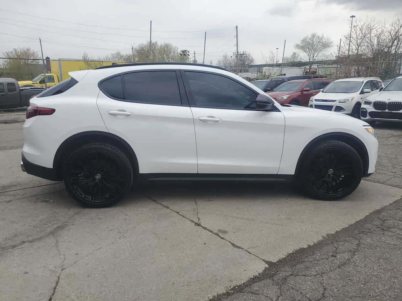 Alfa Romeo Stelvio * Sport * ПОДГРЕВИ* ПАНОРАМА* , снимка 3 - Автомобили и джипове - 54483447