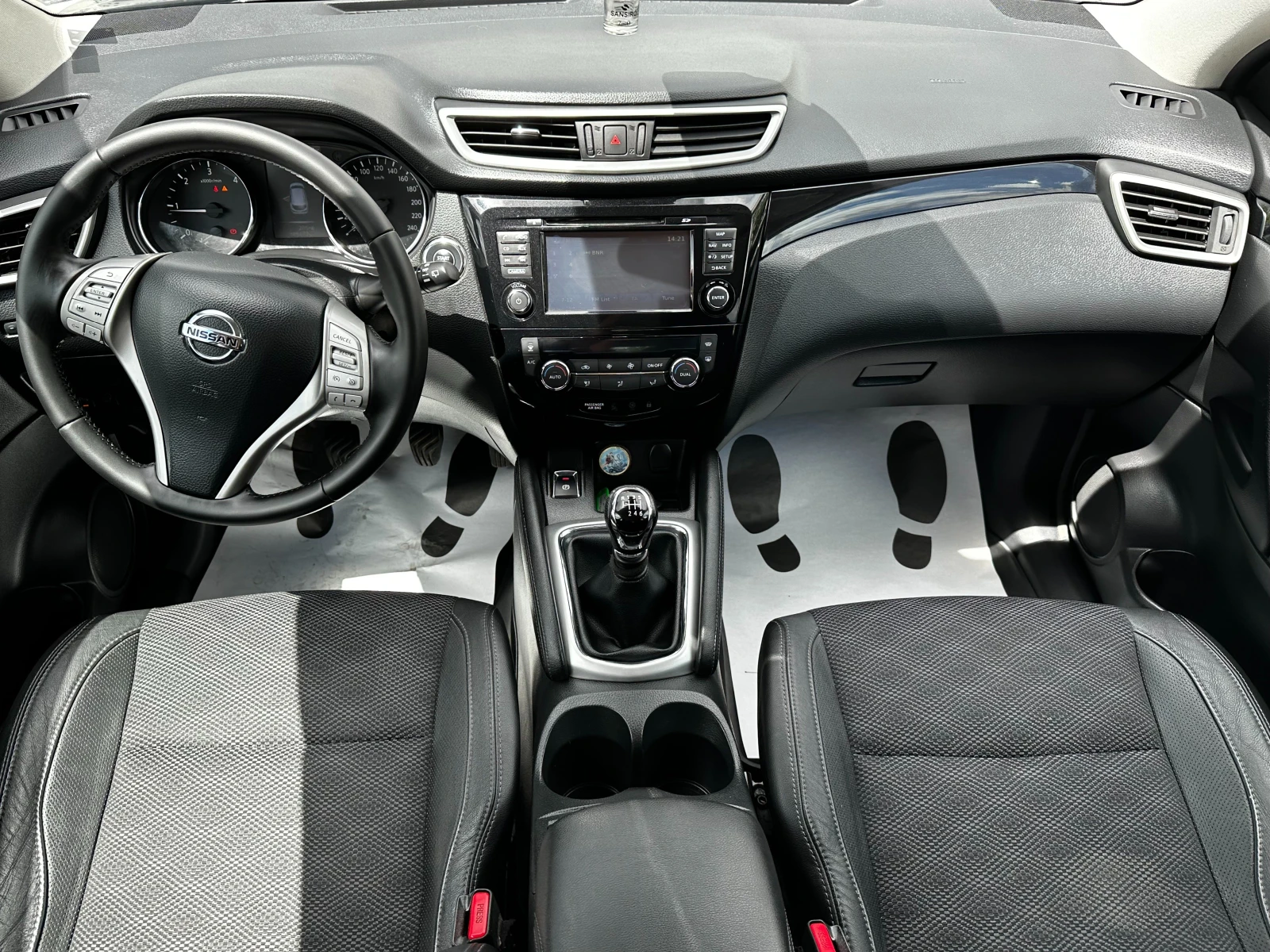 Nissan Qashqai 1.6dci/Панорама, снимка 11 - Автомобили и джипове - 54592428