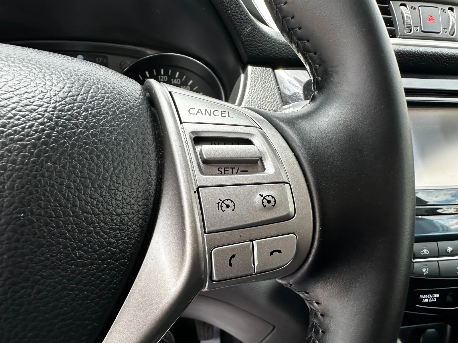 Nissan Qashqai 1.6dci/Панорама, снимка 16 - Автомобили и джипове - 54592428