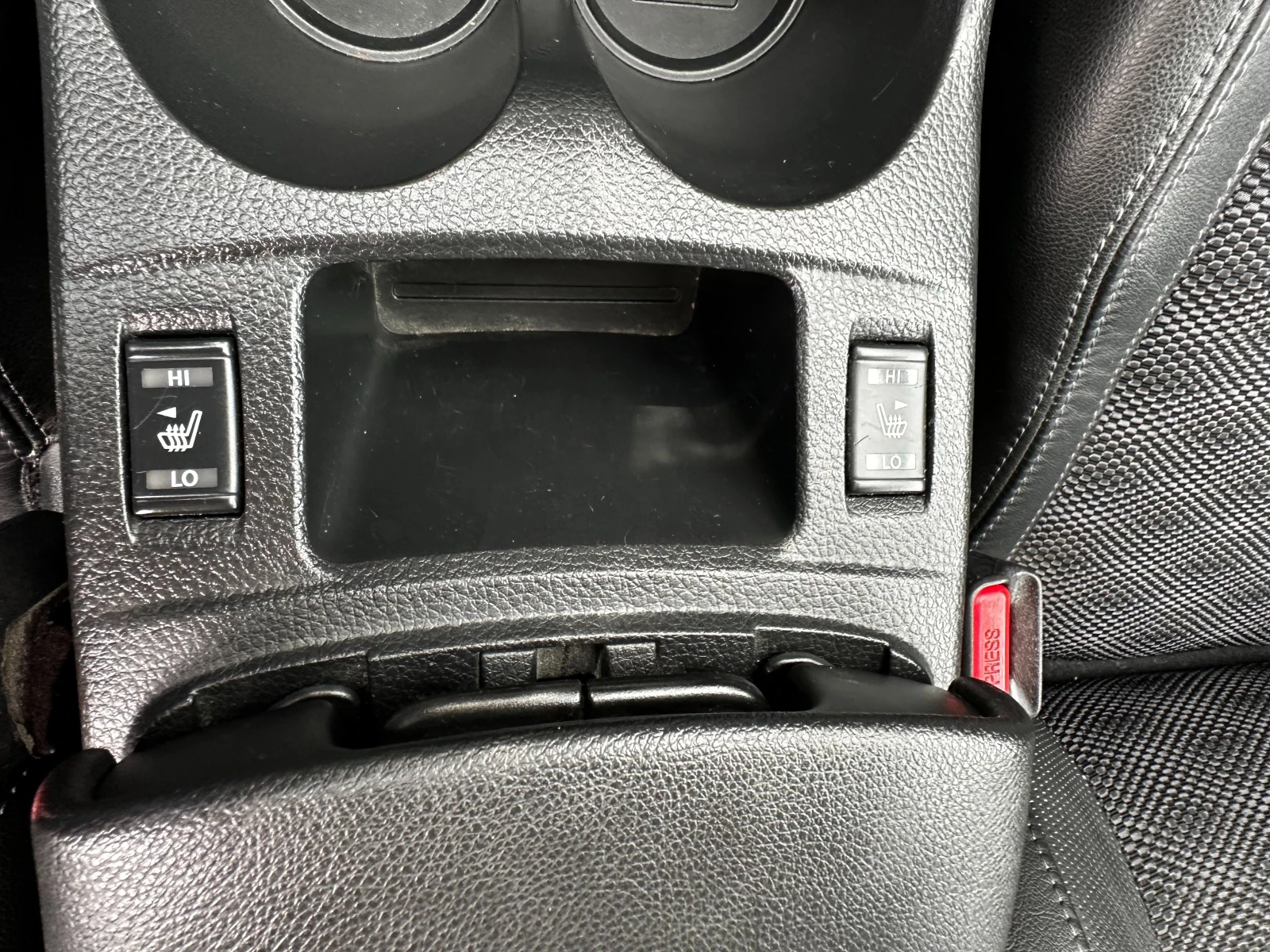 Nissan Qashqai 1.6dci/Панорама, снимка 12 - Автомобили и джипове - 54592428