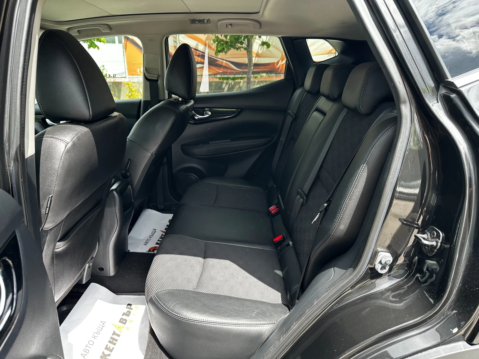 Nissan Qashqai 1.6dci/Панорама, снимка 10 - Автомобили и джипове - 54592428
