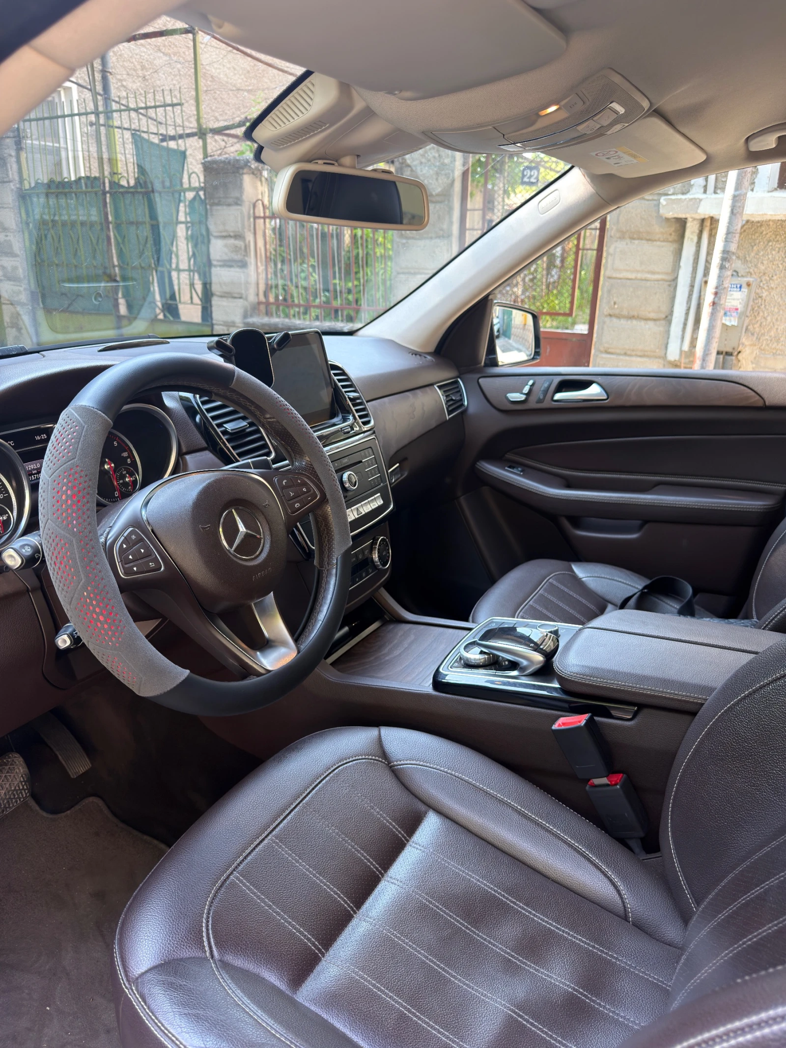 Mercedes-Benz GLE 350 D 4MATIC AMG Line, снимка 10 - Автомобили и джипове - 55342208