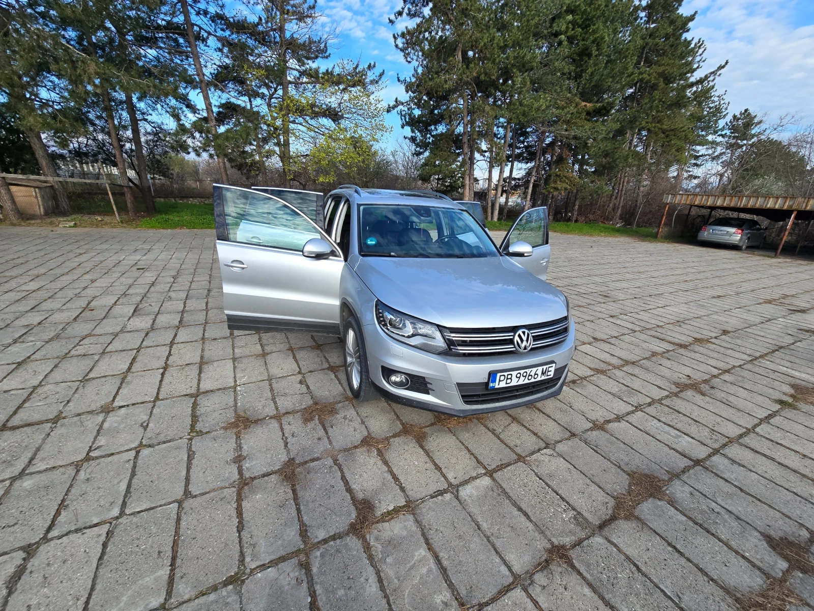 VW Tiguan 2.0 КЛИМА ПЕЧКА, снимка 15 - Автомобили и джипове - 56066813