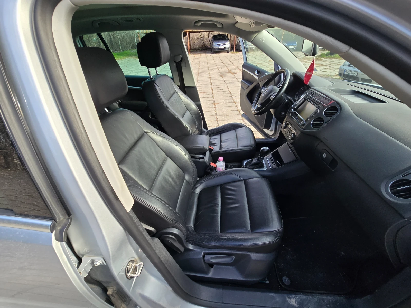 VW Tiguan 2.0 КЛИМА ПЕЧКА, снимка 9 - Автомобили и джипове - 56066813