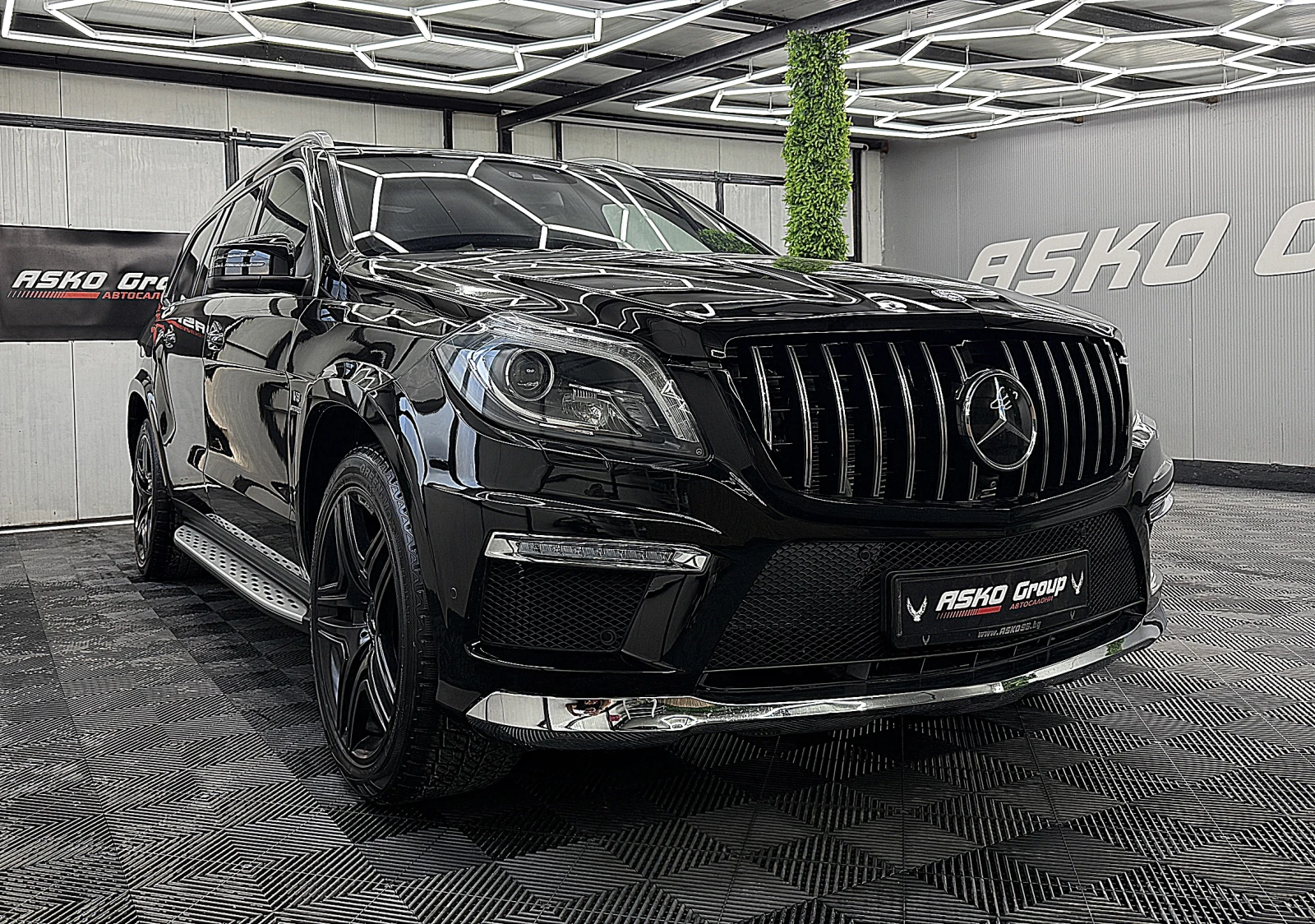 Mercedes-Benz GL 63 AMG PANORAMA/7-Mesta/2xTV/360-к/СОБСТВЕН ЛИЗИНГ, снимка 3 - Автомобили и джипове - 56252206