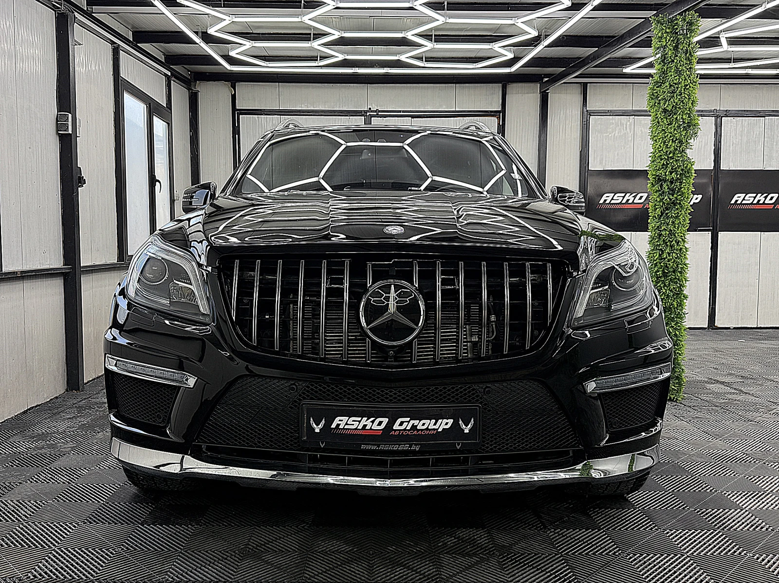 Mercedes-Benz GL 63 AMG PANORAMA/7-Mesta/2xTV/360-к/СОБСТВЕН ЛИЗИНГ, снимка 2 - Автомобили и джипове - 56252206