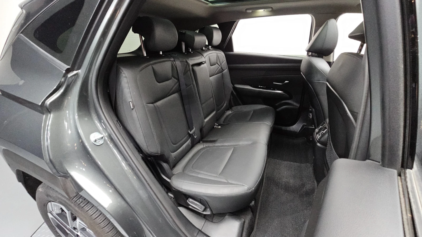Hyundai Tucson Gasoline 1.6 Turbo 4WD Premium, снимка 10 - Автомобили и джипове - 56289850