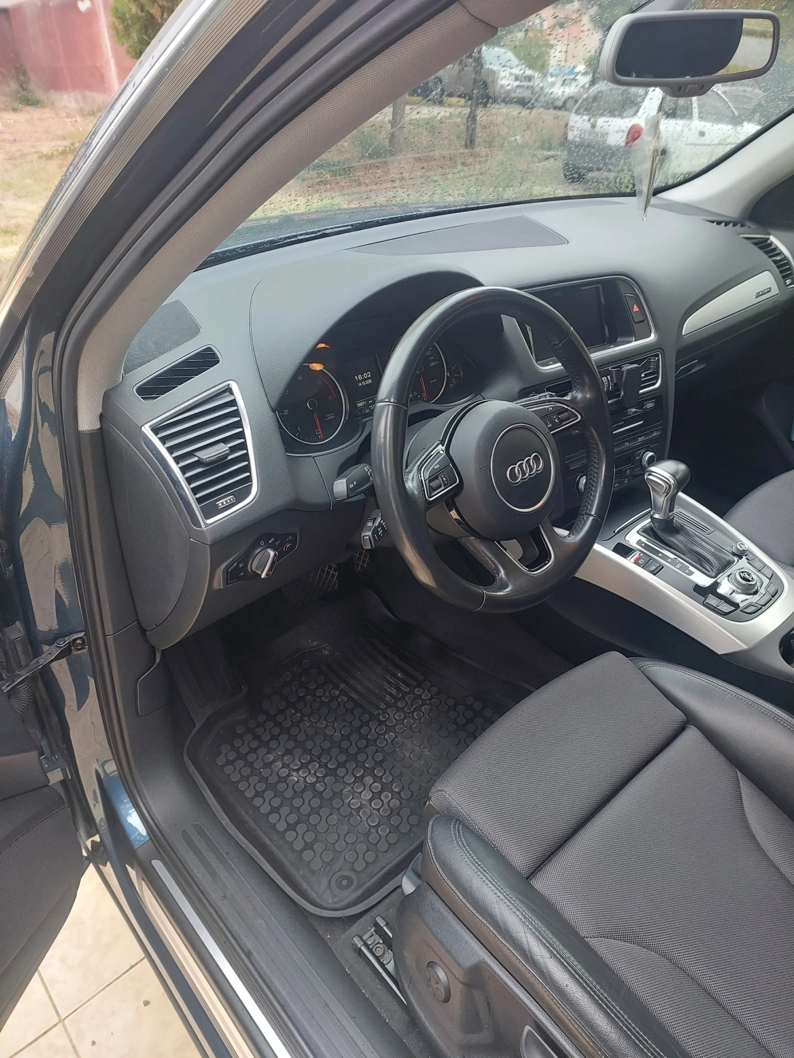 Audi Q5 2.0 TDI, снимка 6 - Автомобили и джипове - 56609927