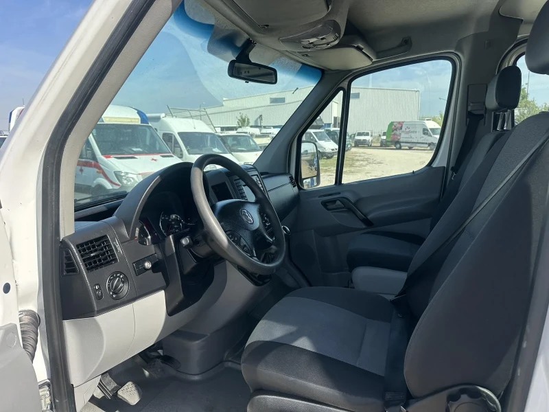 VW Crafter, снимка 12 - Бусове и автобуси - 51657392