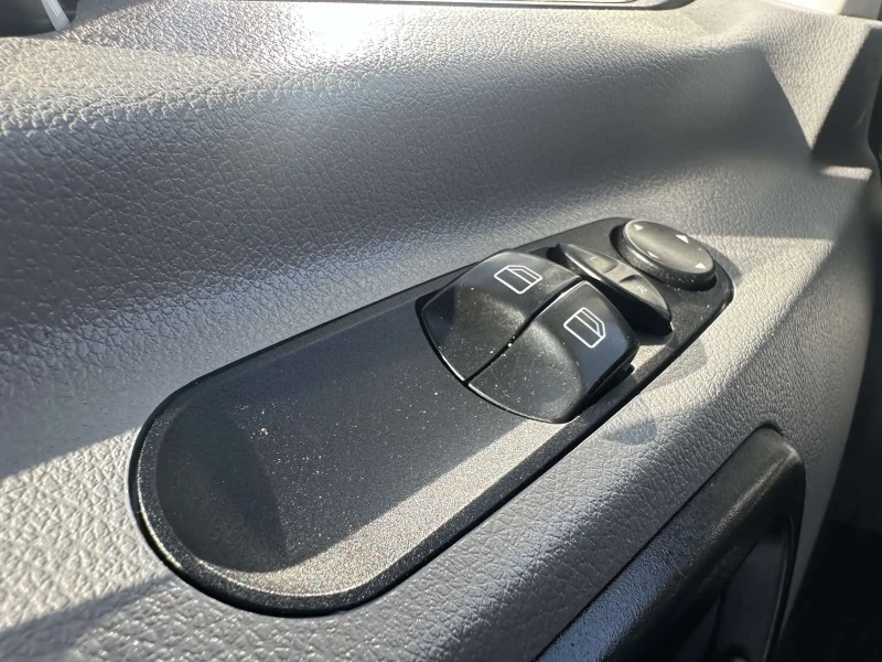 VW Crafter, снимка 16 - Бусове и автобуси - 51657392