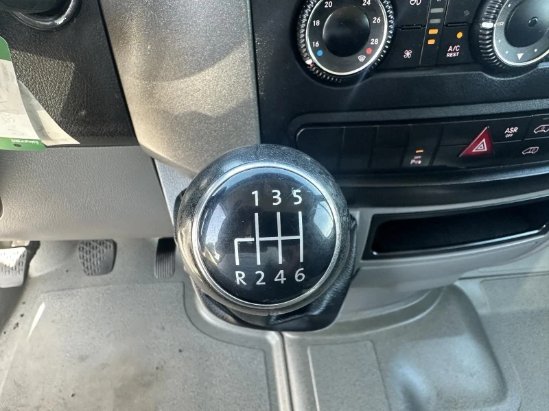 VW Crafter, снимка 14 - Бусове и автобуси - 51657392