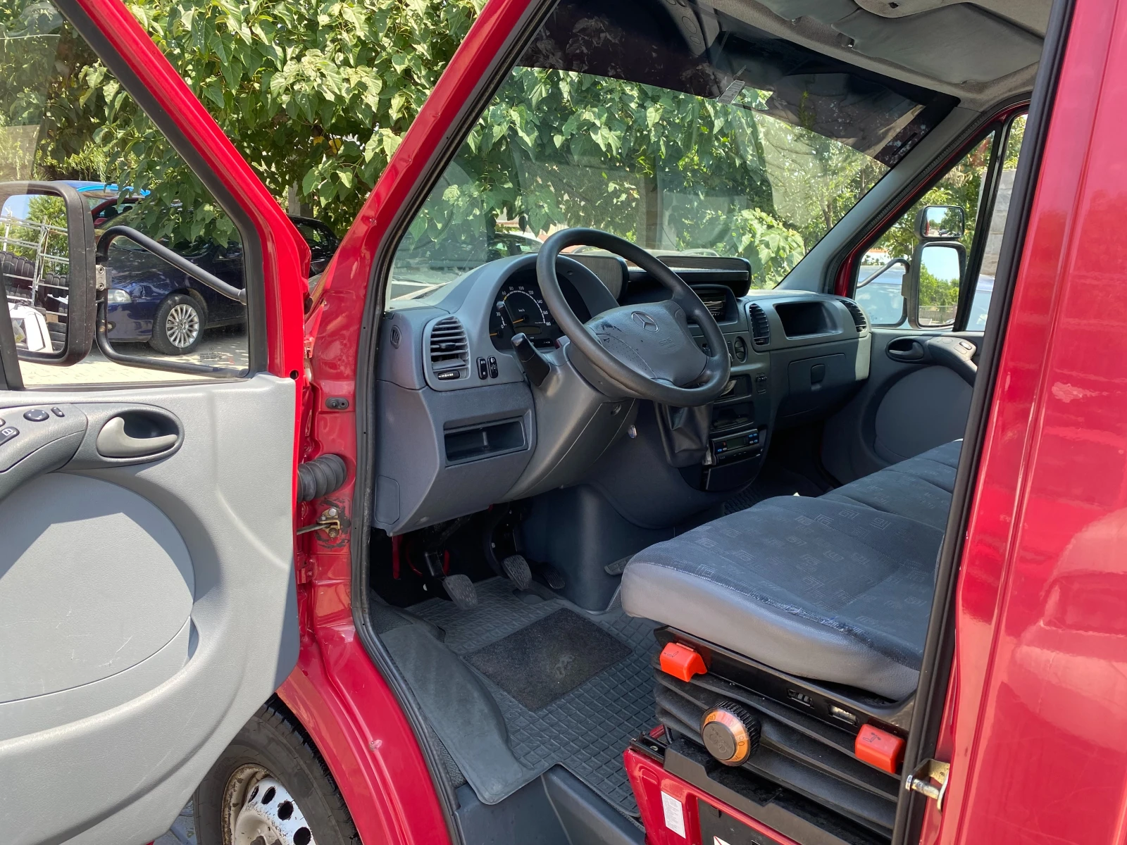 Mercedes-Benz Sprinter 311 2.2 cdi 110к.с - изображение 9