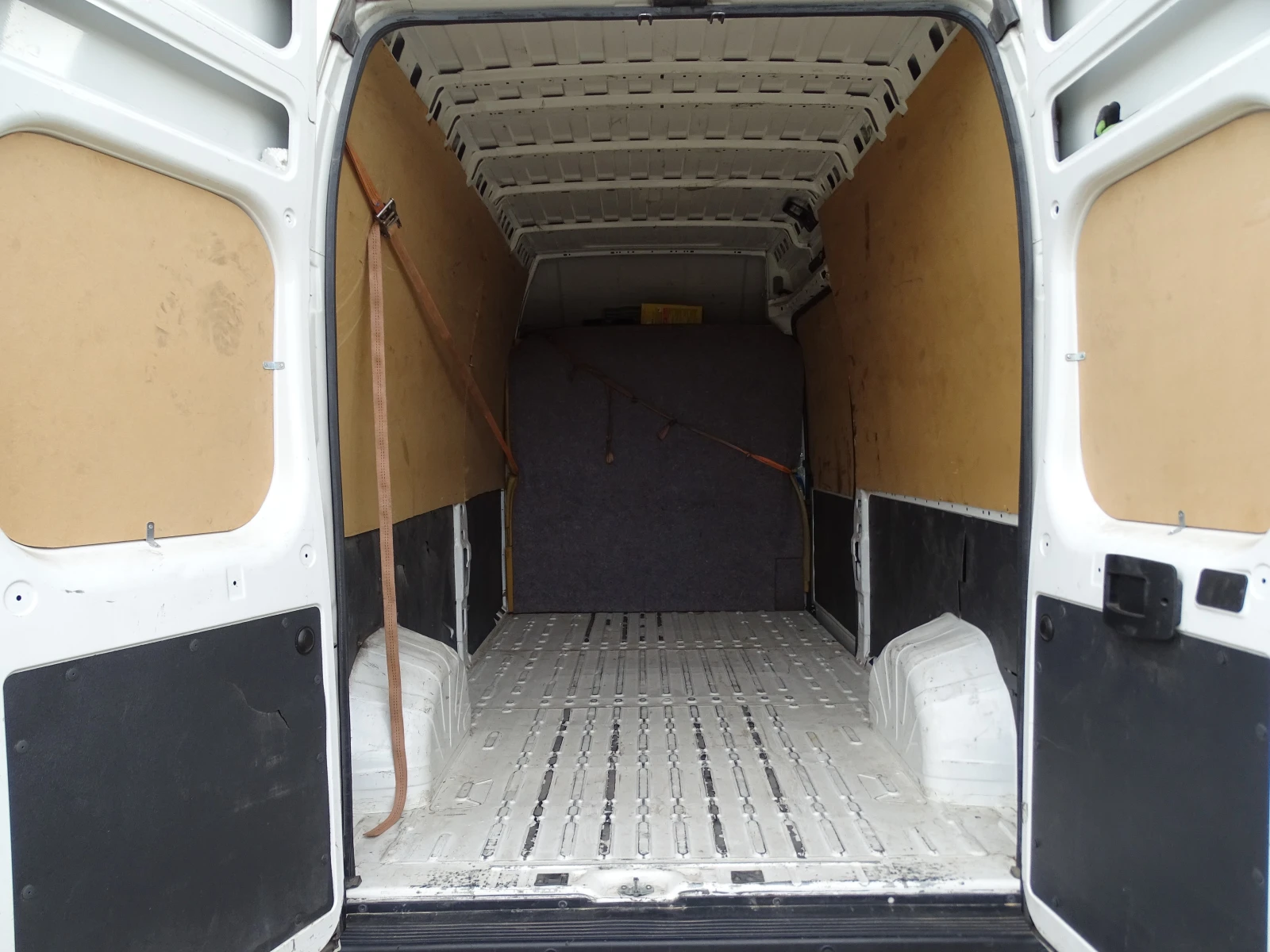 Peugeot Boxer 2.0  KLIMA  EURO 6  - изображение 10