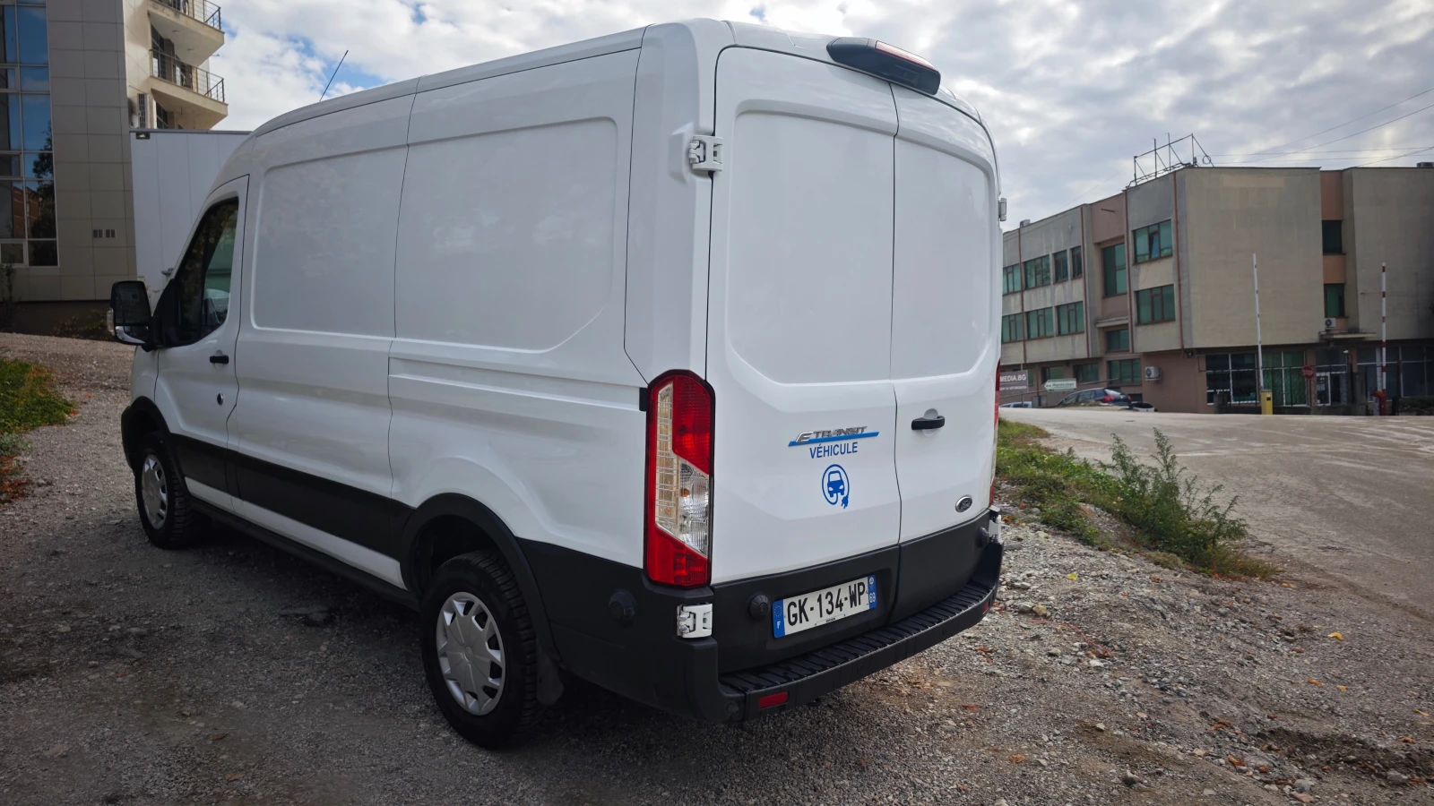 Ford Transit Е350 L2H2 N1 75kWh 92%SoH 360 камери нави, снимка 7 - Бусове и автобуси - 56128181